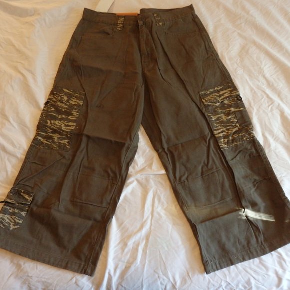 Prince LLC Original Mens Camo Long Cargo Shorts - Picture 9 of 11